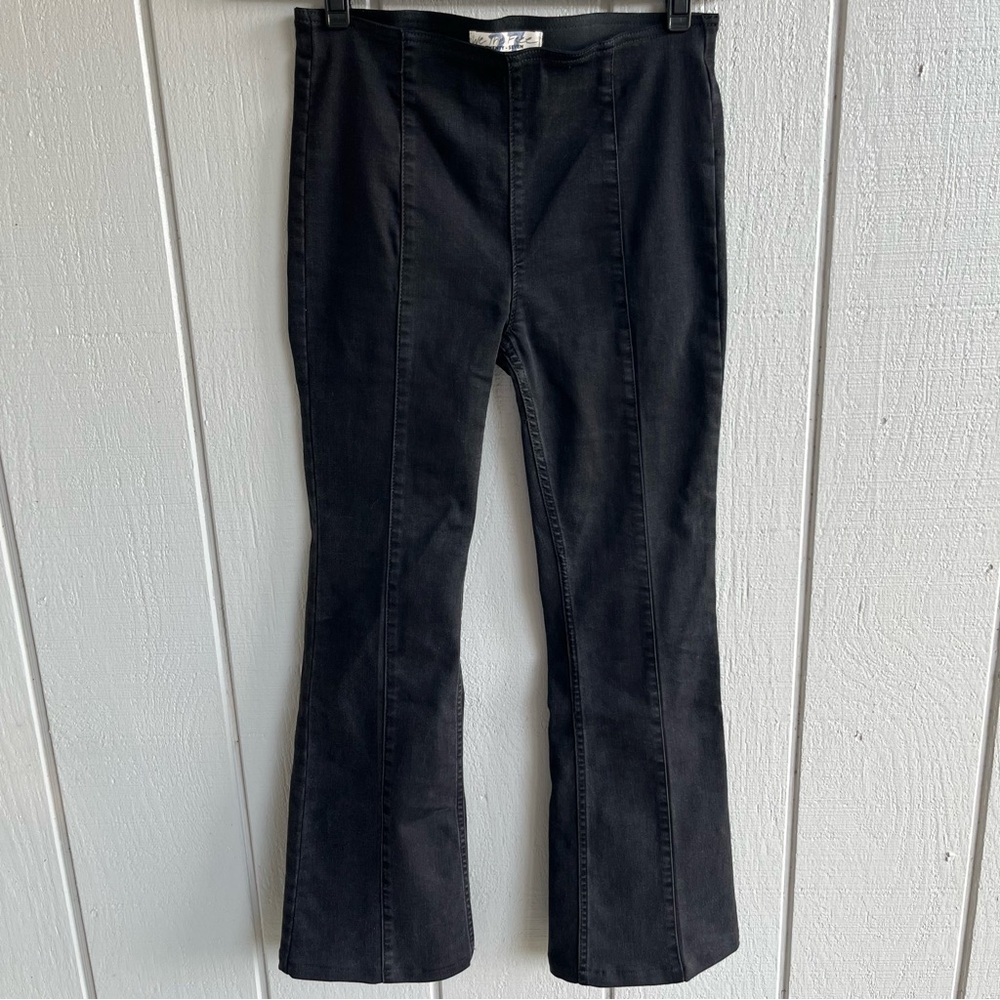Free People We The Free Penny Pull On Flare Jeans Worn Black Size 27